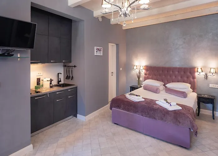 Kampanel 10 Apartman *