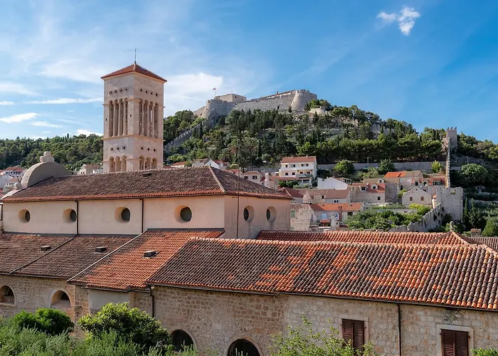 Kampanel 10 * Hvar Town